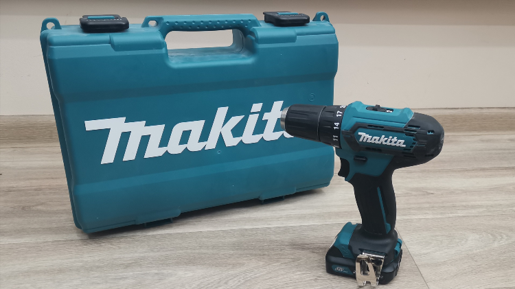Дрель шуруповерт makita df333dwae 2ач с двумя аккумуляторами
